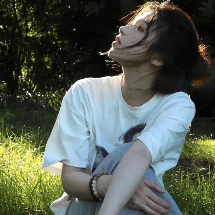 怪物少女妮莫娜